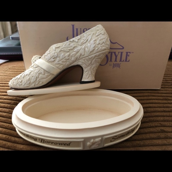 Just the right style by Raine “I DO” Keepsake box - Picture 1 of 2